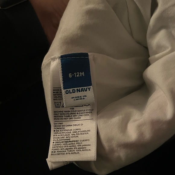 Old navy tuque 6-12M - Picture 2 of 2